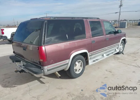 1997 Chevrolet Suburban 1500 z USA, uszkodzony, nr VIN 3GNEC16R0VG102451